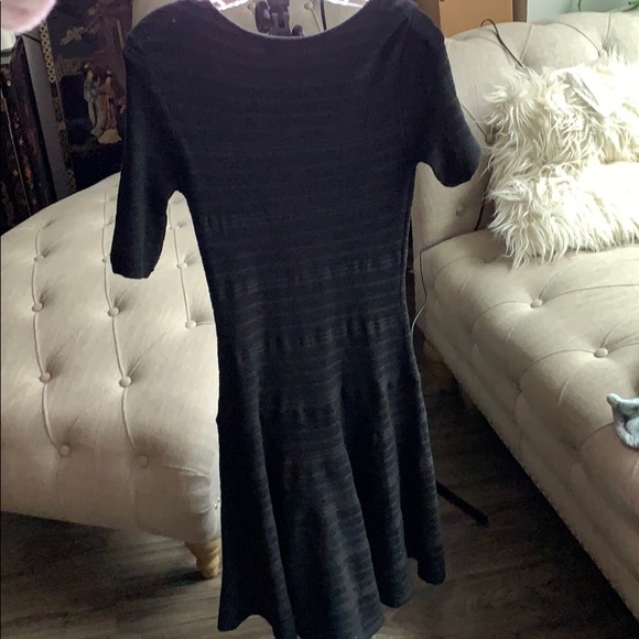 Black dress - Picture 2 of 3